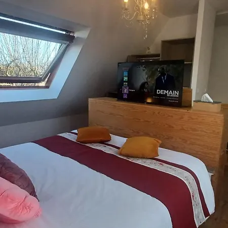 Gite Merlin Spa Privatif Et Sauna Trélévern Esterno foto